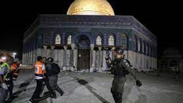الإمارات تدعو لوقف العنف والحفاظ على هوية القدس المحتلة
