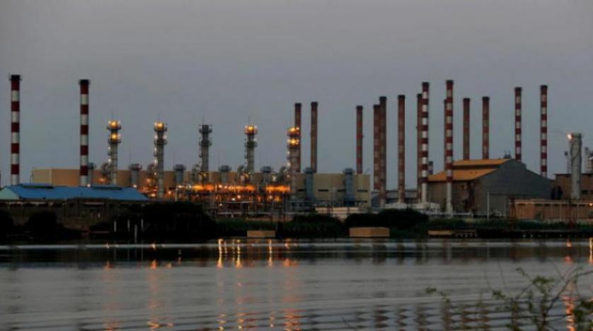 فرض عقوبات علي صادرات إيران النفطية للصين